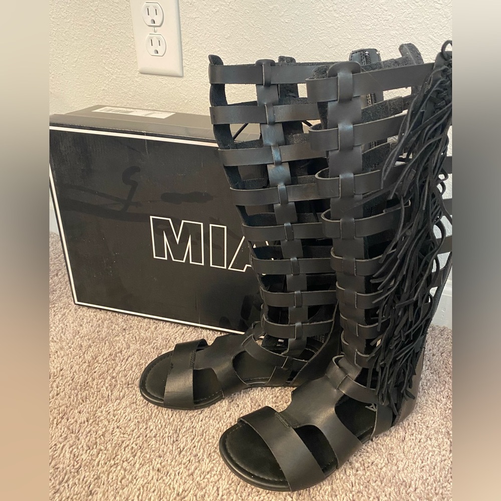 MIA Lace boots 7M